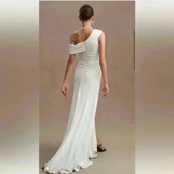Mac Duggal One-Shoulder Ruched Jersey Gown white maxi Sz 10. NWT - Picture 3 of 10